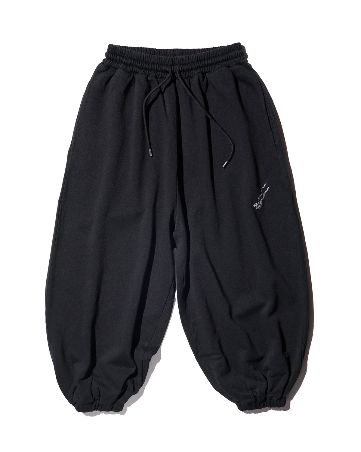 LU'U DAN / BAGGY BONTAN SWEATPANTS BLACK