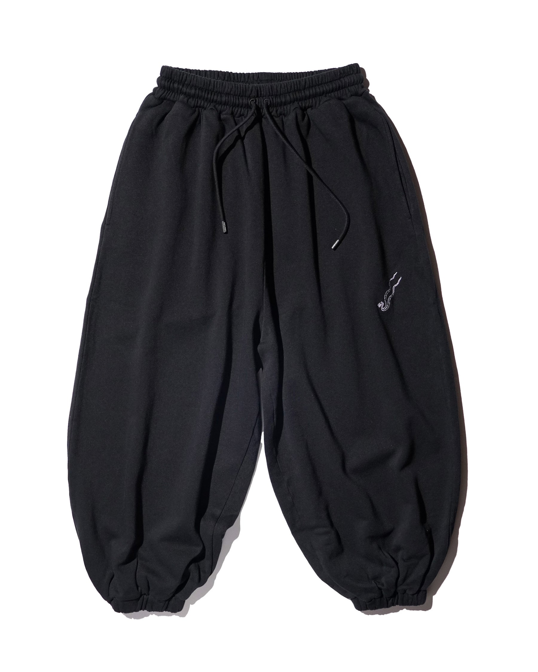 LU'U DAN / BAGGY BONTAN SWEATPANTS BLACK