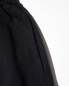 LU'U DAN / BAGGY BONTAN SWEATPANTS BLACK
