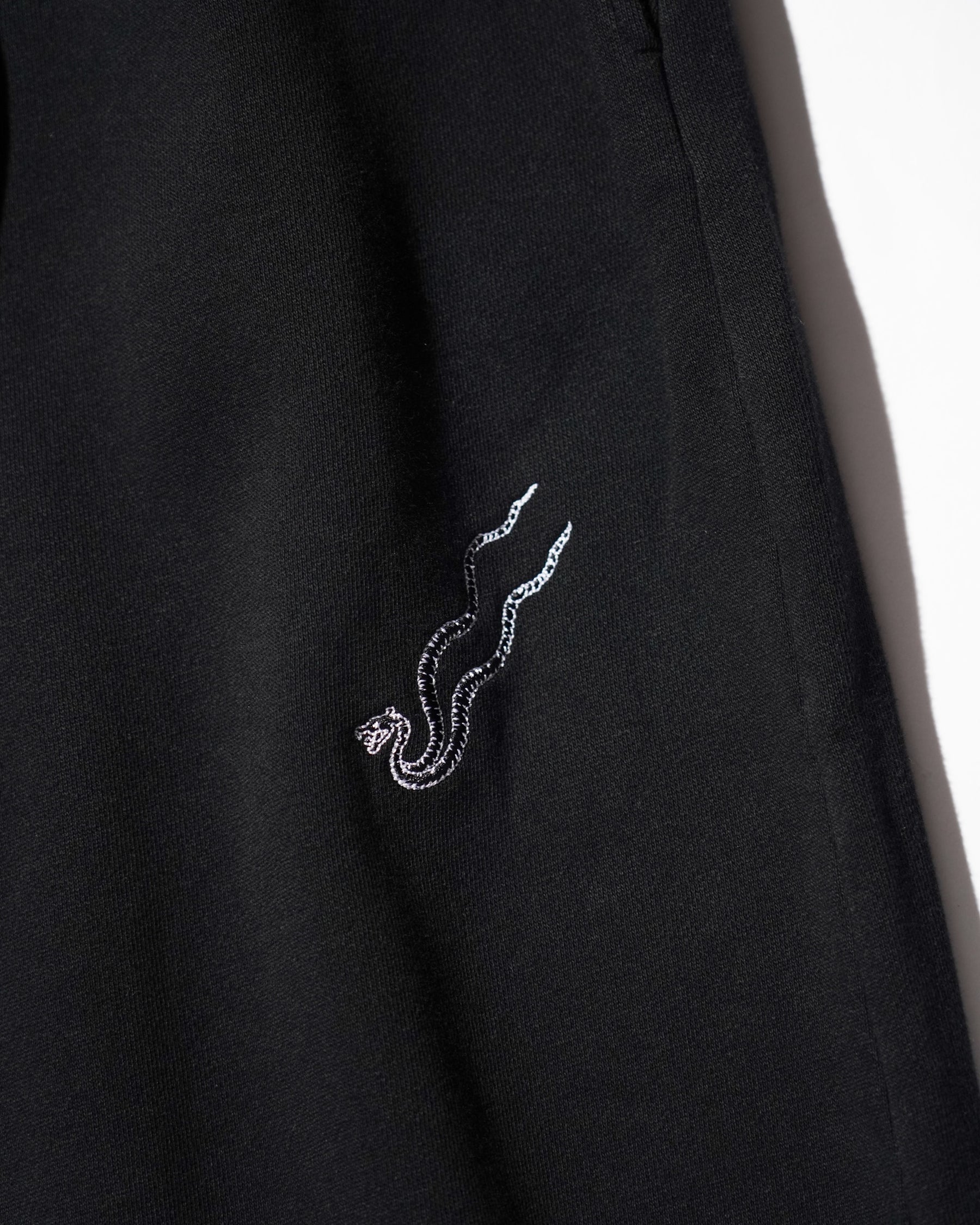 LU'U DAN / BAGGY BONTAN SWEATPANTS BLACK