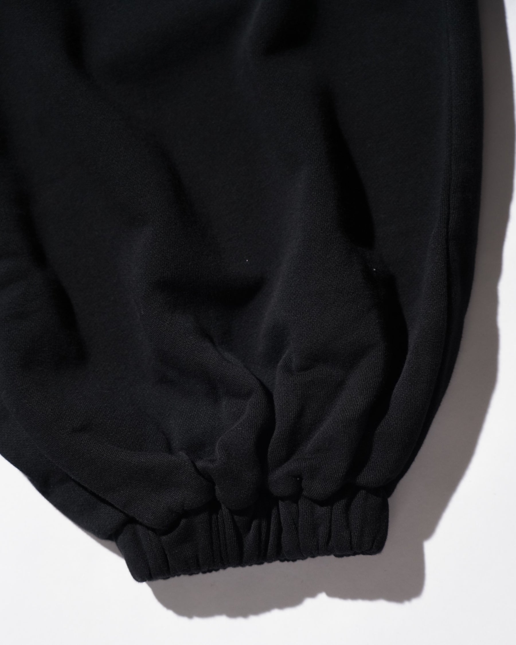 LU'U DAN / BAGGY BONTAN SWEATPANTS BLACK