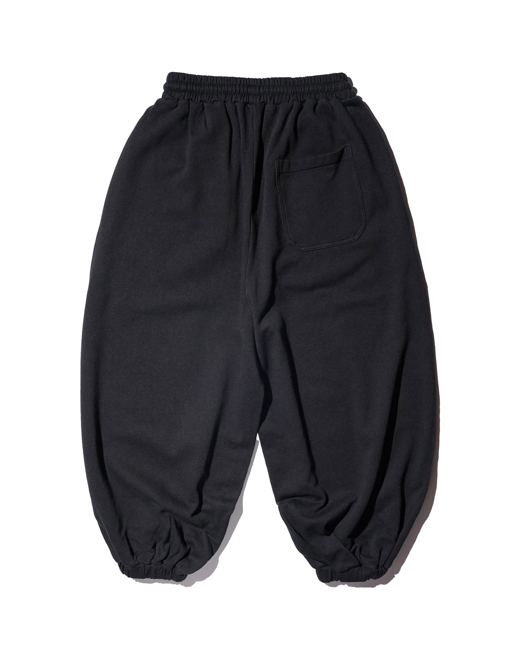 LU'U DAN / BAGGY BONTAN SWEATPANTS BLACK