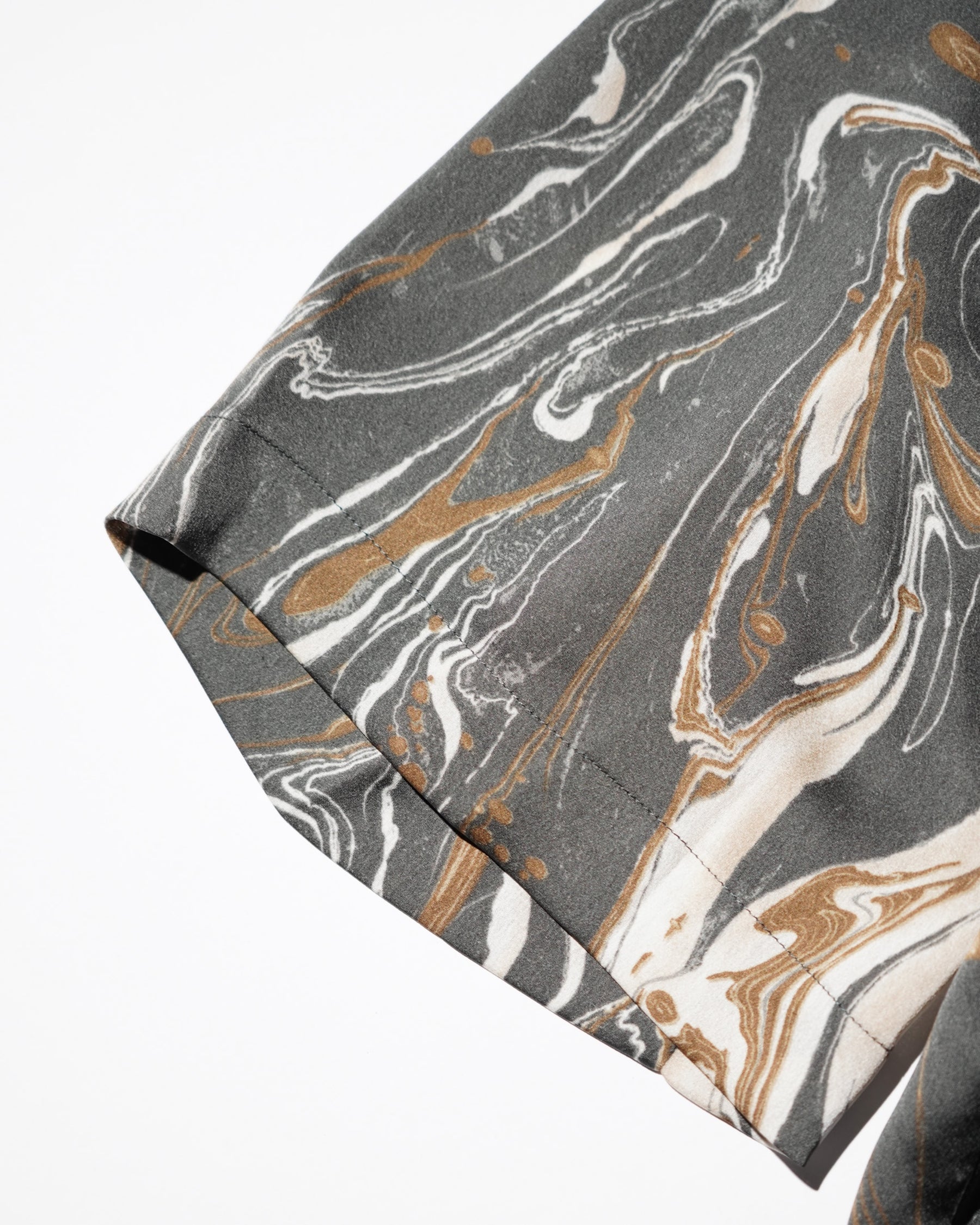 GREI. / SS BOX SHIRTS MARBLE PRINT CHARCOAL
