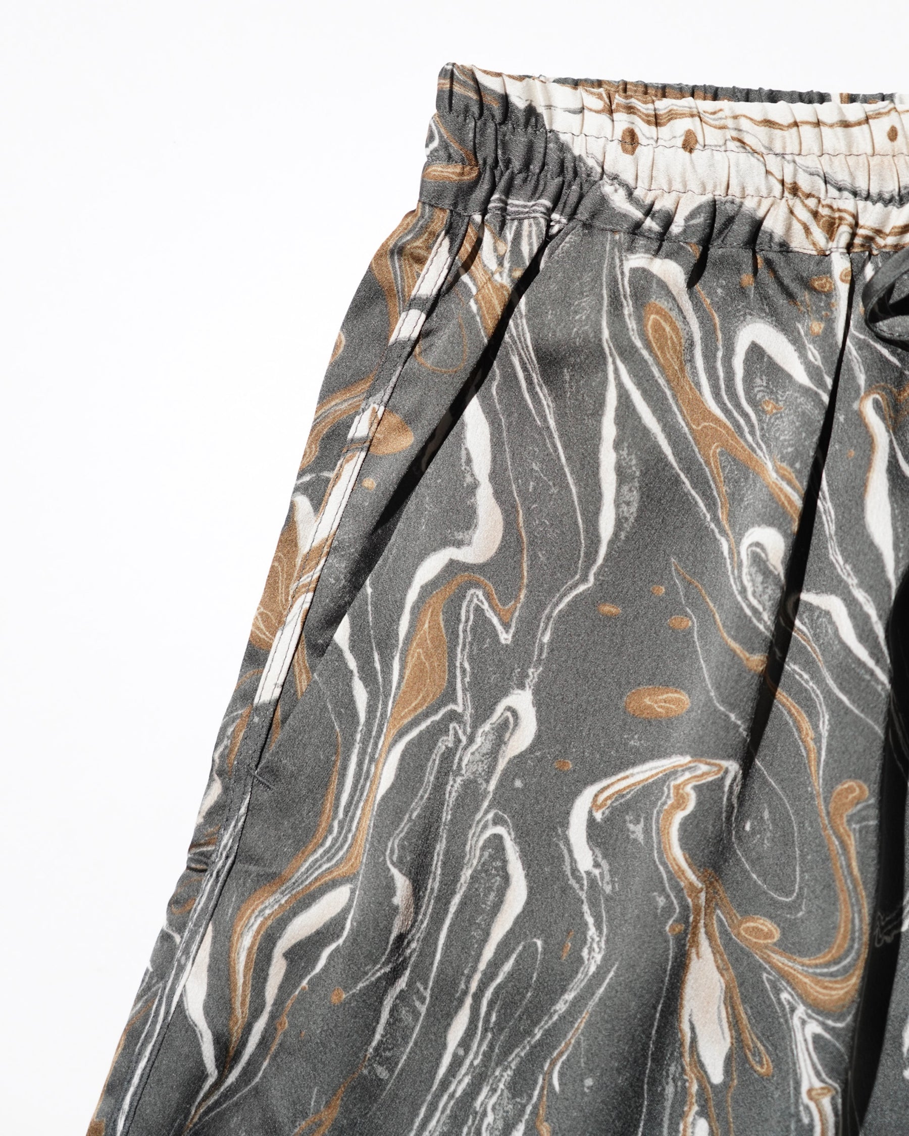 GREI. / TRACK SHORT MARBLE PRINT CHARCOAL