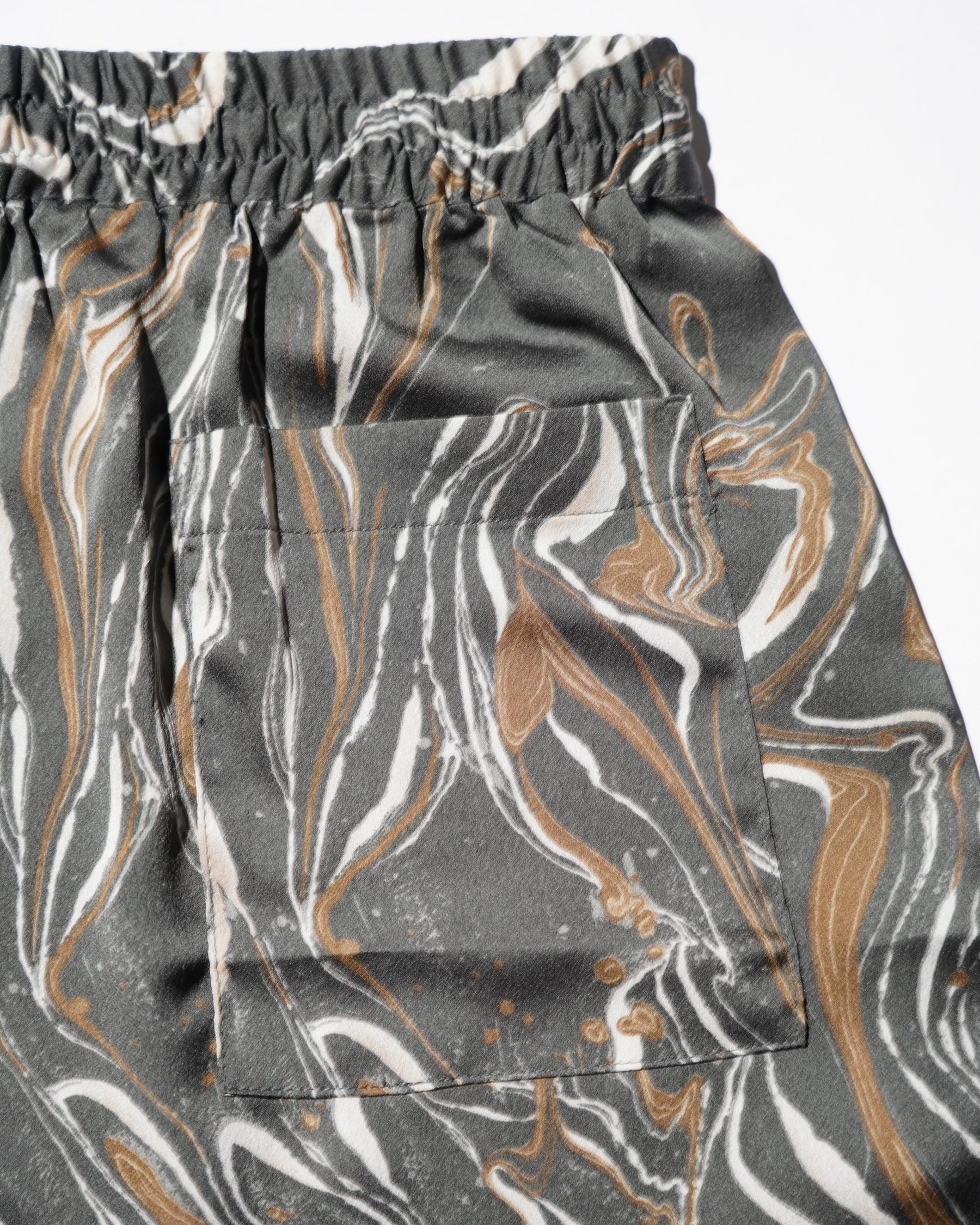 GREI. / TRACK SHORT MARBLE PRINT CHARCOAL