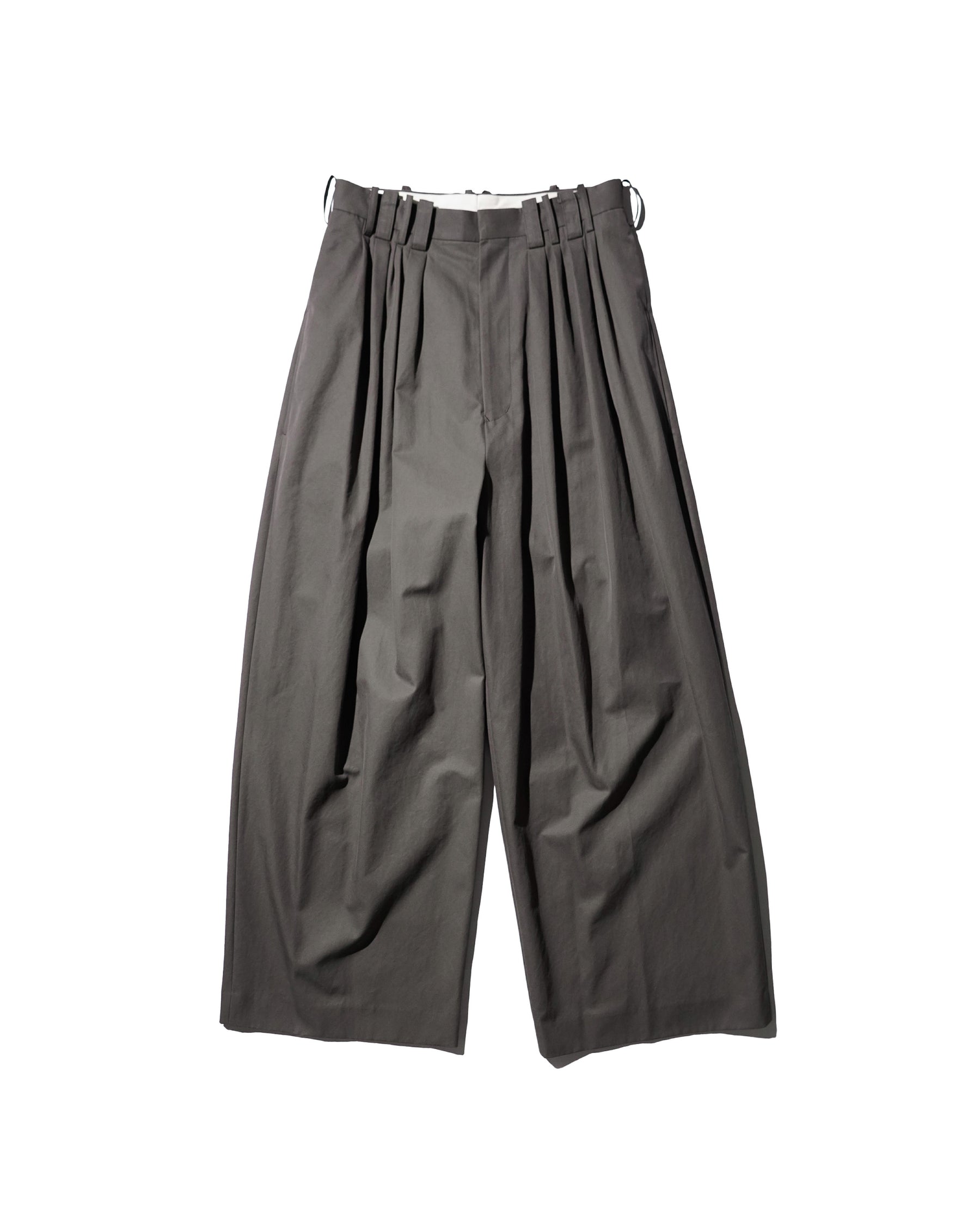 SOSHIOTSUKI / EIGHT TUCK HIGH WEST TROUSERS CHARCOAL