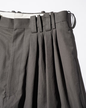 SOSHIOTSUKI / EIGHT TUCK HIGH WEST TROUSERS CHARCOAL