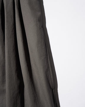 SOSHIOTSUKI / EIGHT TUCK HIGH WEST TROUSERS CHARCOAL