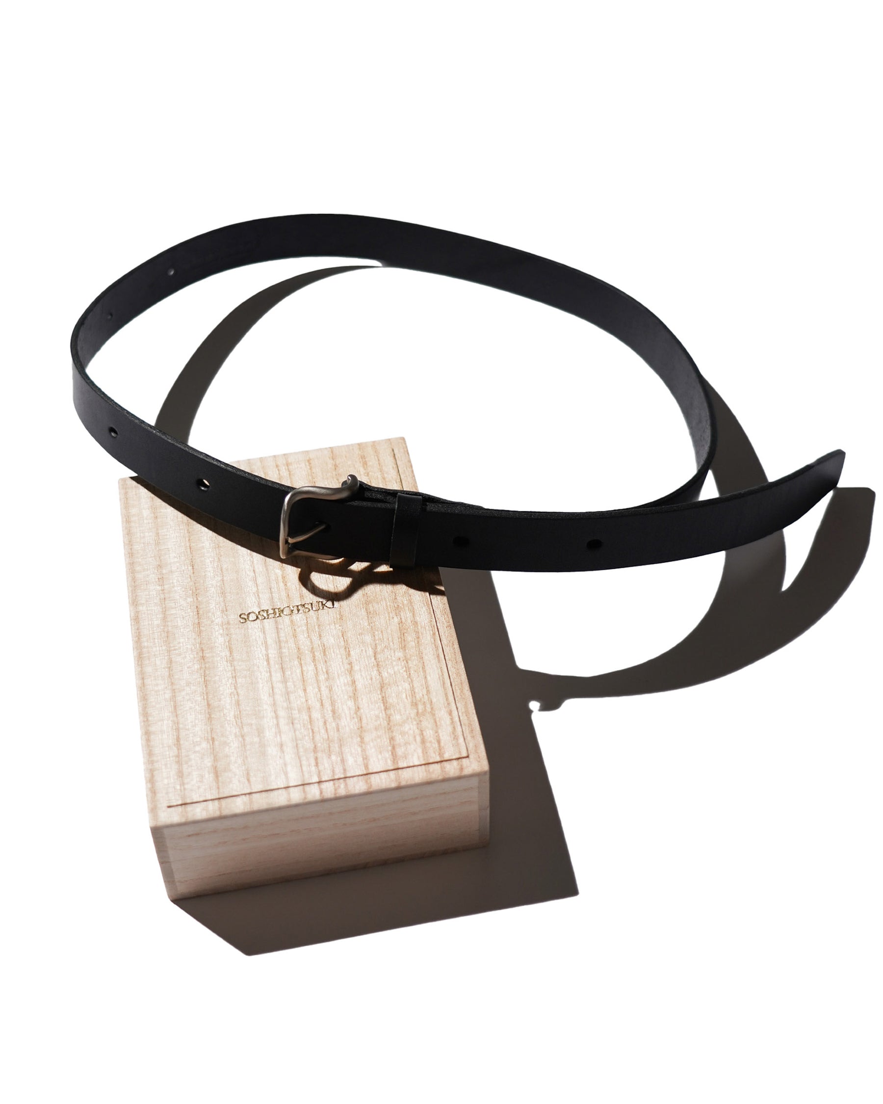 <span style="color: #f50b0b;">Last One</span> SOSHIOTSUKI / DRAPE BUCKLE BELT BLACK