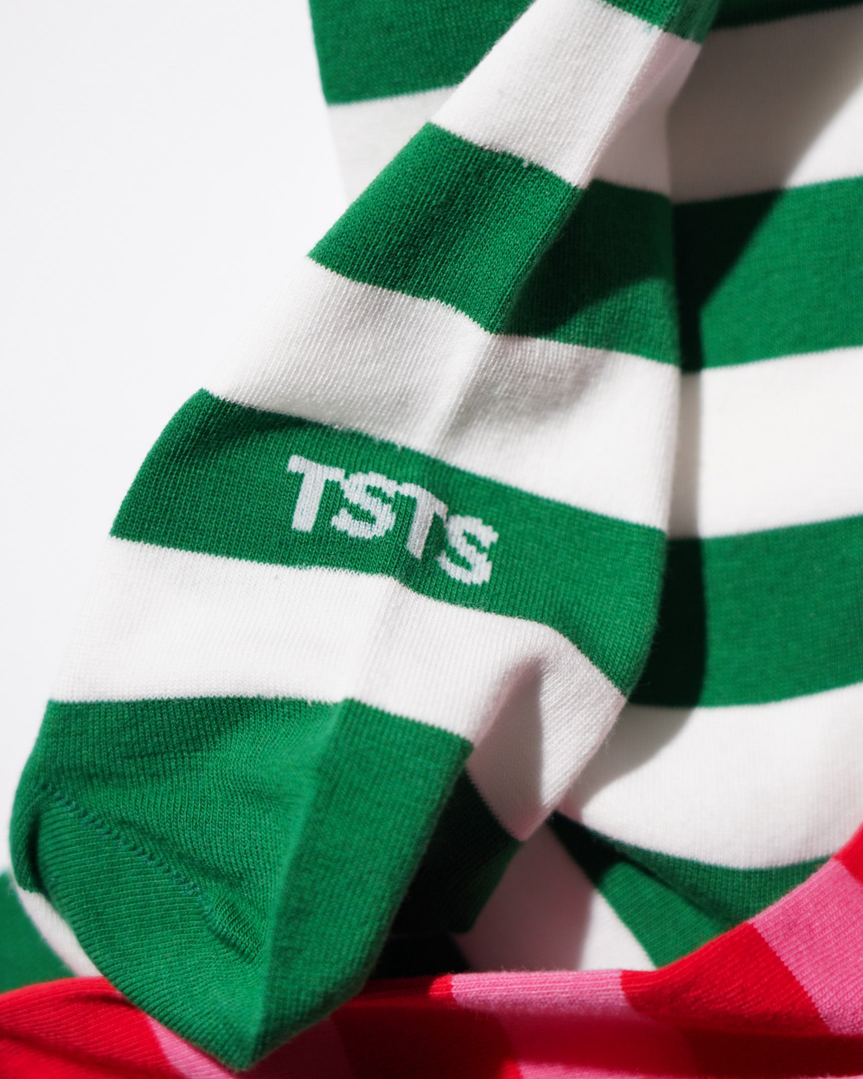 <span style="color: #f50b0b;">Last One</span> TSTS / STRIPED SOCKS GREEN AND WHITE