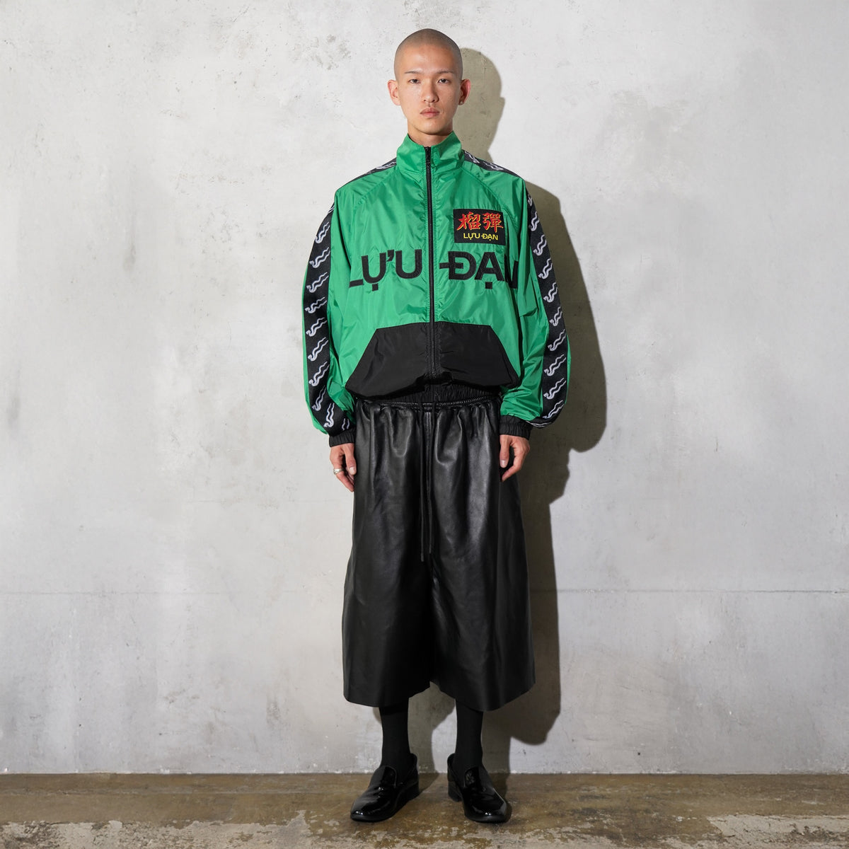 <span style="color: #f50b0b;">Last One</span> 
LU'U DAN / WINDBREAKER L-D RACING GREEN