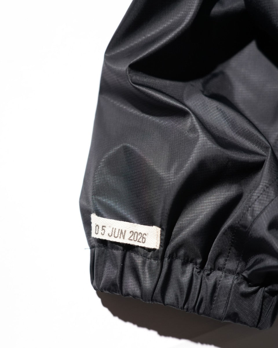 <span style="color: #f50b0b;">Last One</span> TSTS / RECYCLED POLYESTER WIND TRACK JACKET BLACK