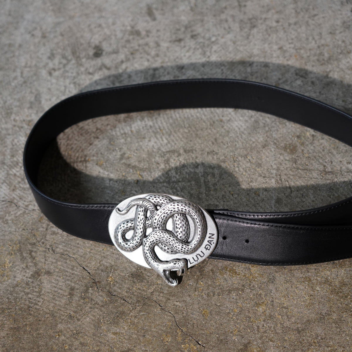 <span style="color: #f50b0b;">Last One</span> 
LU'U DAN / TWISTED SNAKE COWBOY BELT BLACK