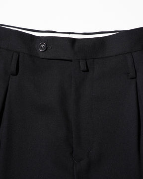 SOSHIOTSUKI / DOUBLE INVERTED TUCK TROUSERS BLACK
