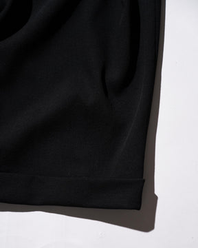 SOSHIOTSUKI / DOUBLE INVERTED TUCK TROUSERS BLACK