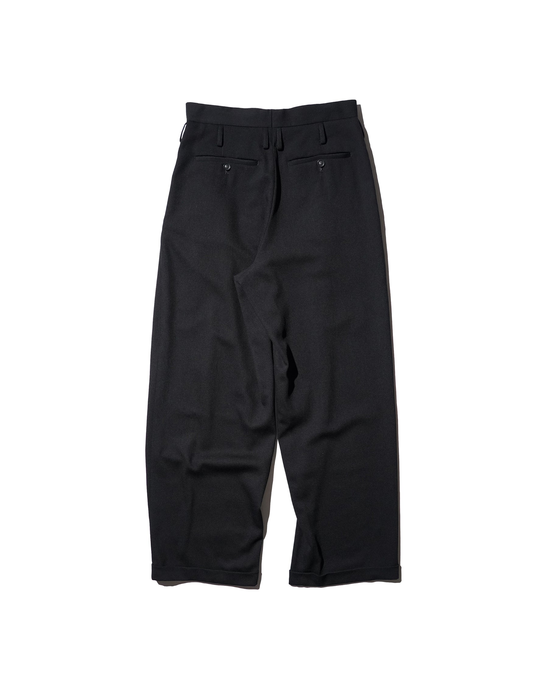 SOSHIOTSUKI / DOUBLE INVERTED TUCK TROUSERS BLACK