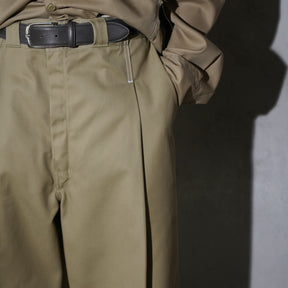 WHATEVERWORKS / PLEATED PANTS KHAKI