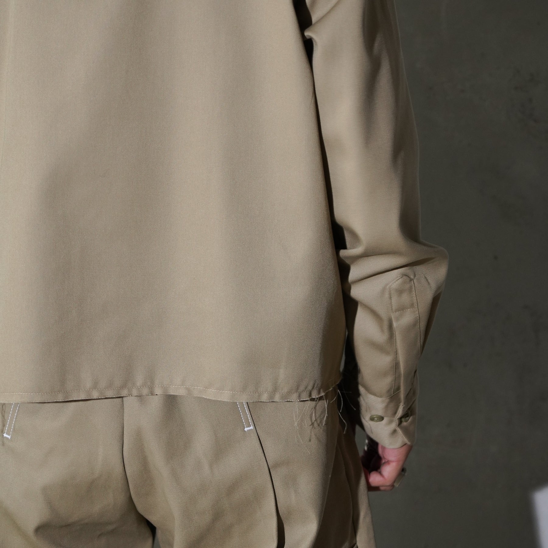 WHATEVERWORKS / PLEATED LS SHIRT KHAKI