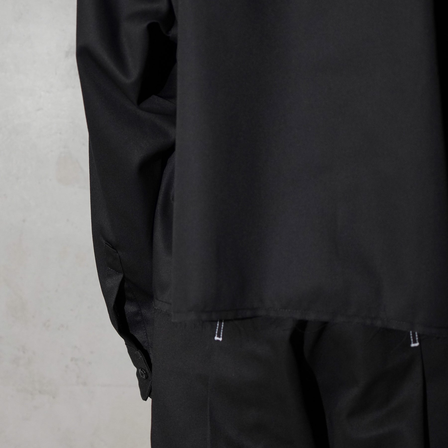 <span style="color: #ff2a00;">Last One</span> WHATEVERWORKS / PLEATED LS SHIRT BLACK