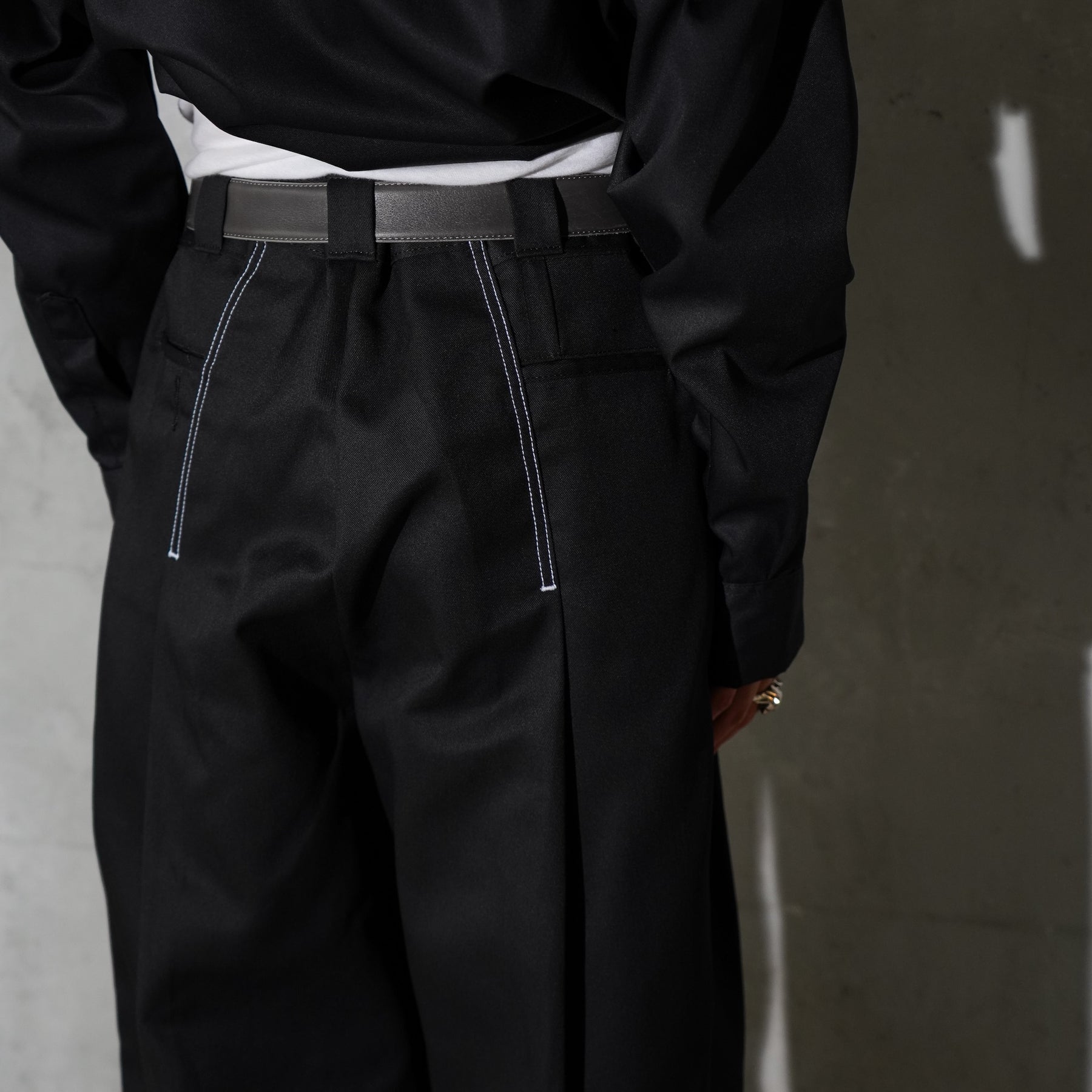 WHATEVERWORKS / PLEATED PANTS BLACK