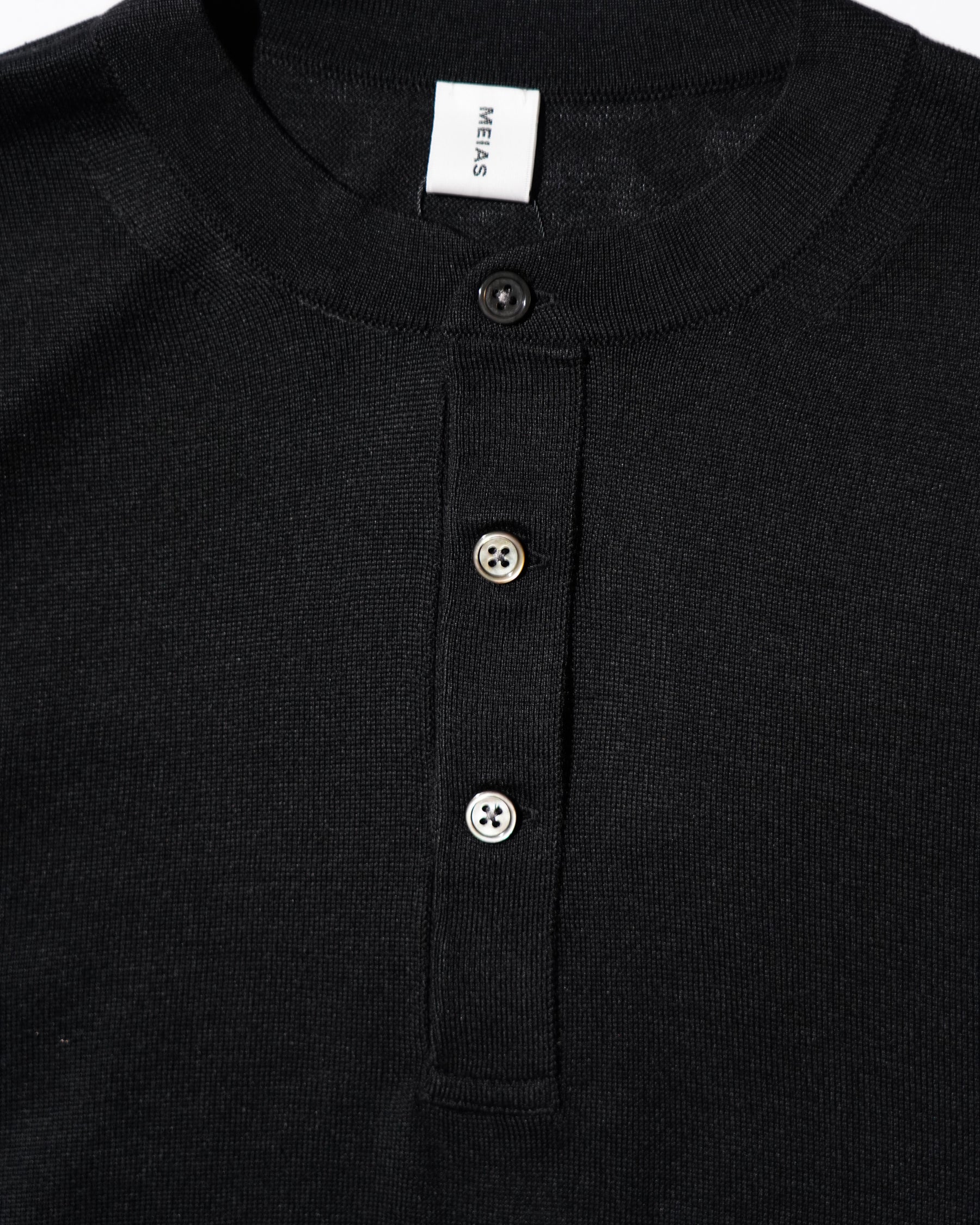 <span style="color: #f50b0b;">Last One</span> MEIAS / SILK HENLEY NECK PO BLACK