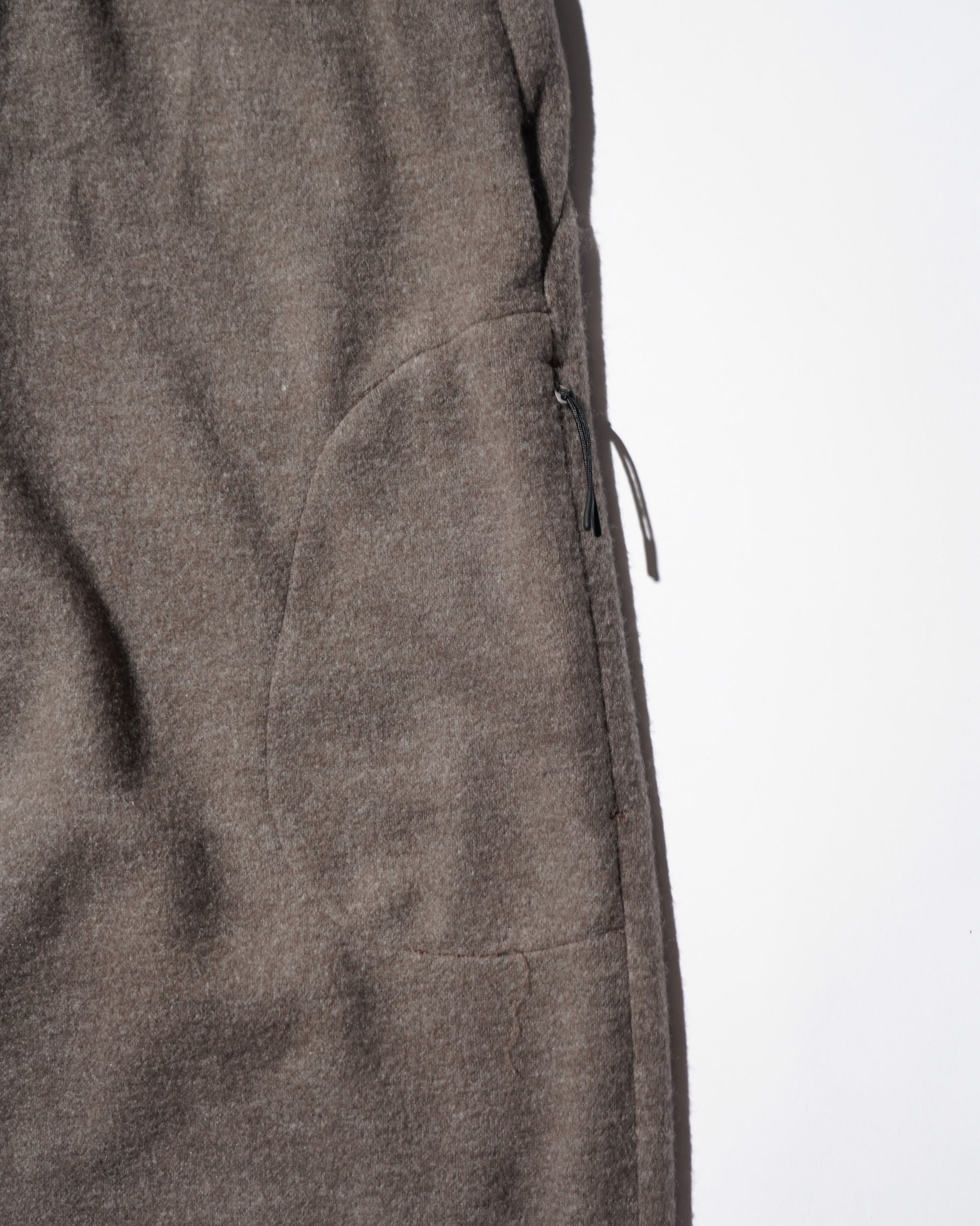 JEONGLI / RIVER SWEAT PANTS BROWN