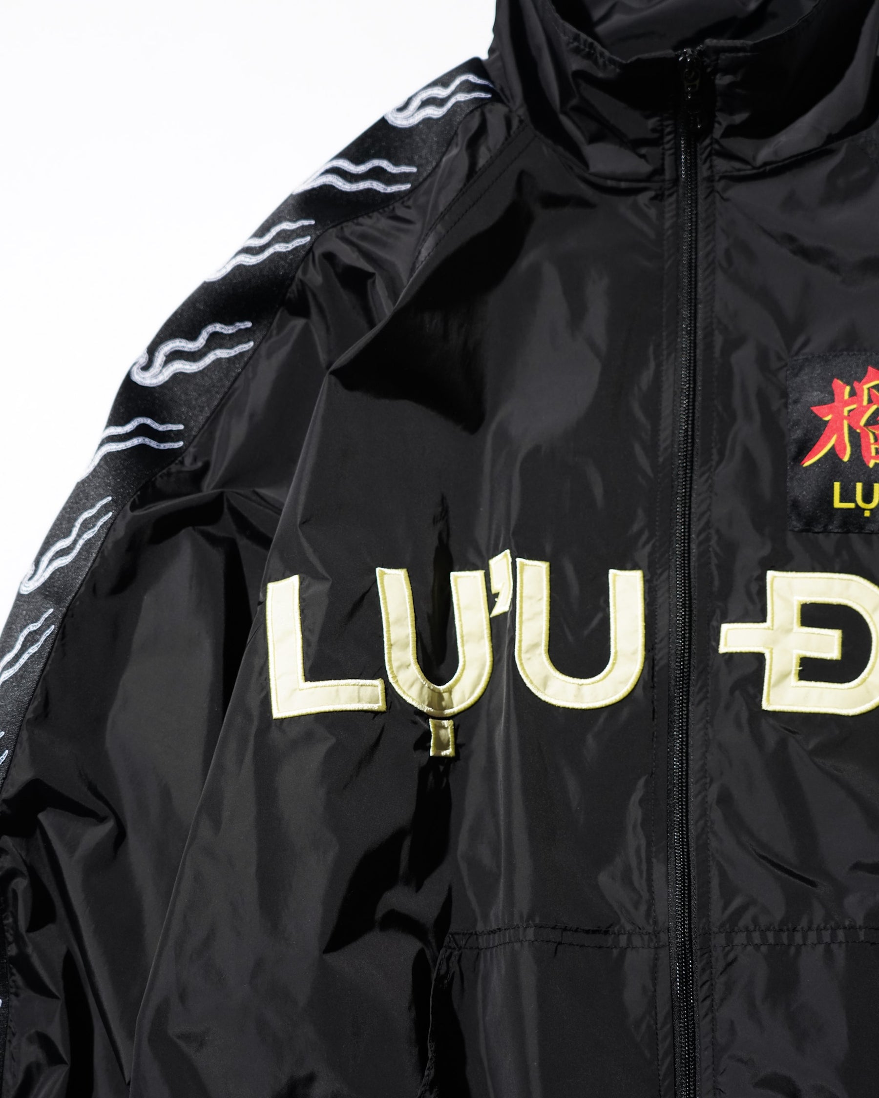 LUU_DAN_WINDBREAKER_L-D_BLACK_OFF-YOLK_11