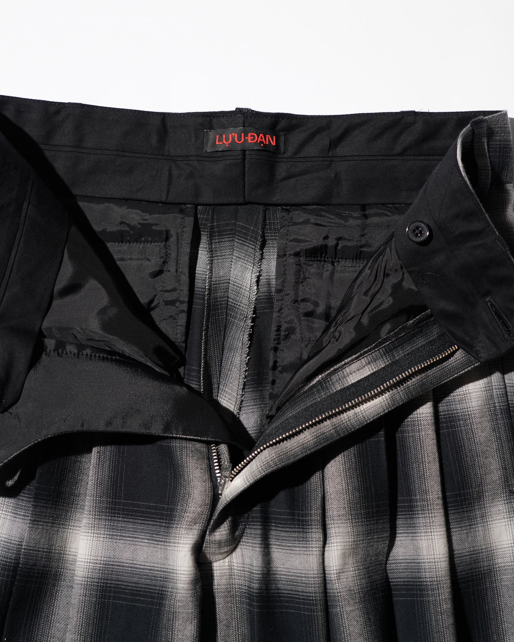 LUU_DAN_TRIPLE_PLEAT_TROUSERS_OMBRE_CHECK_10