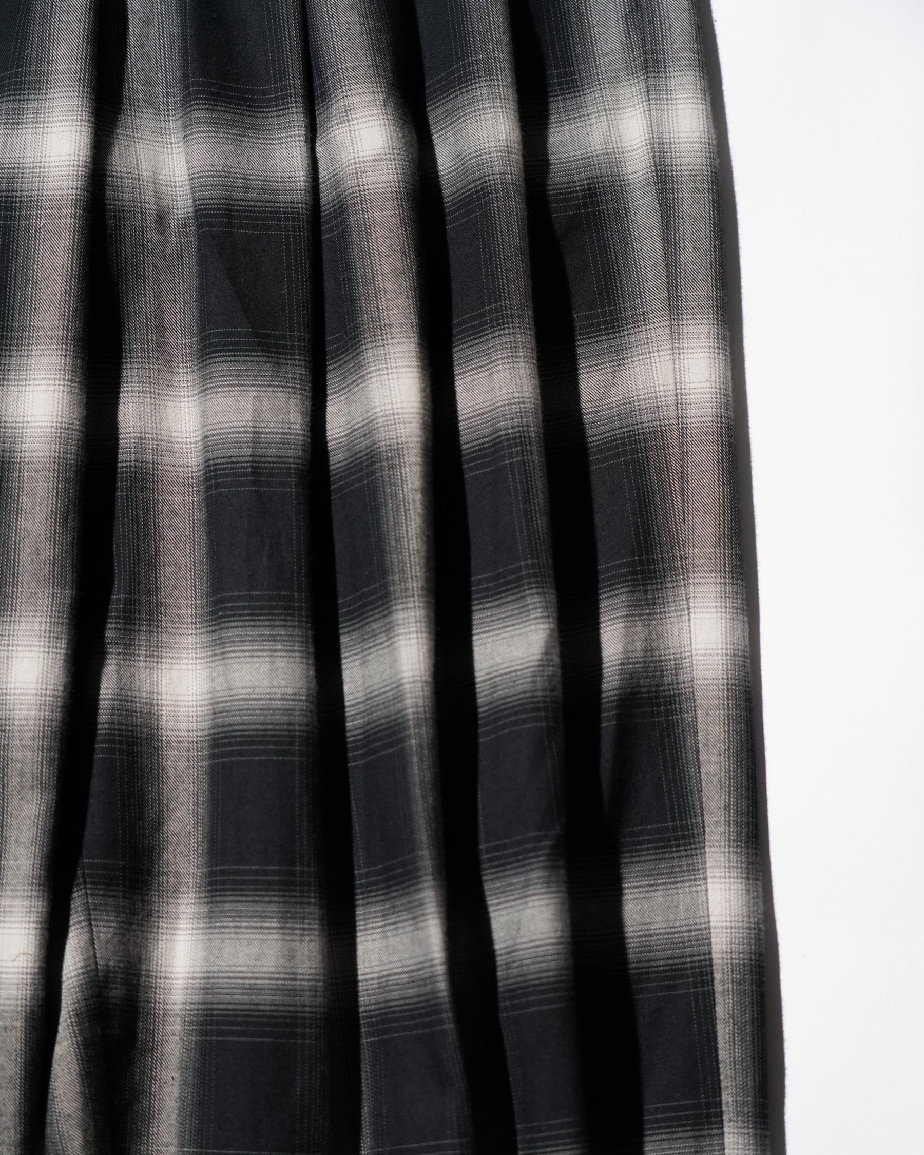 LUU_DAN_TRIPLE_PLEAT_TROUSERS_OMBRE_CHECK_11