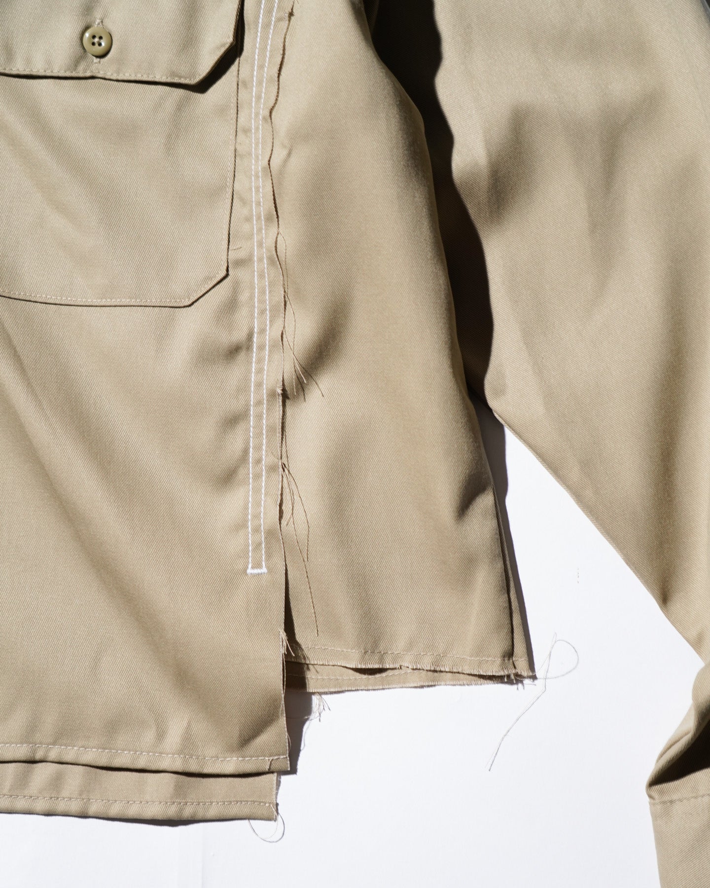 <span style="color: #f50b0b;">Last One</span> WHATEVERWORKS / SPLIT LS SHIRT KHAKI