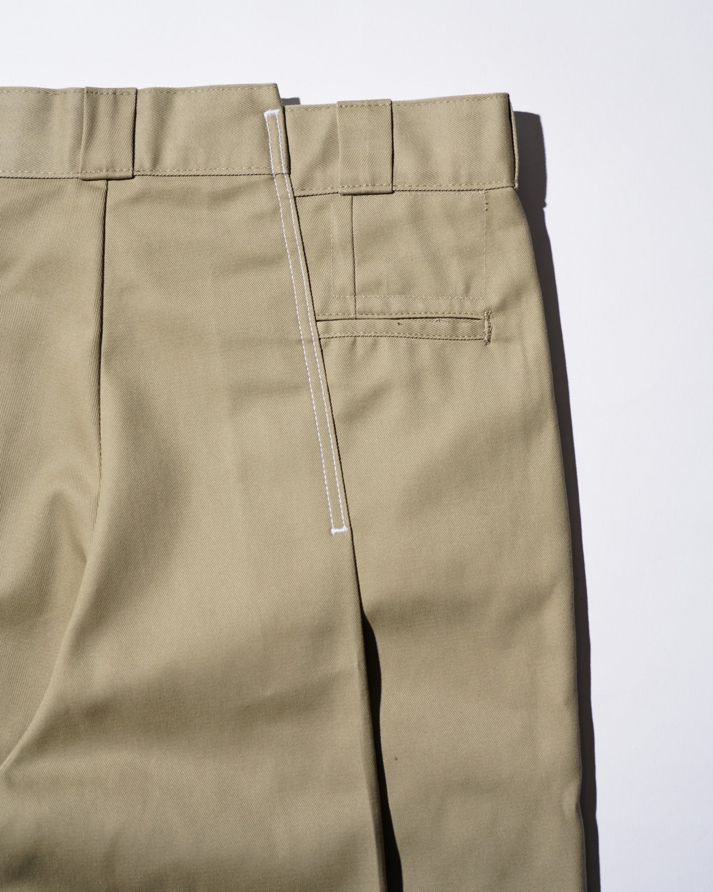 WHATEVERWORKS / PLEATED PANTS KHAKI