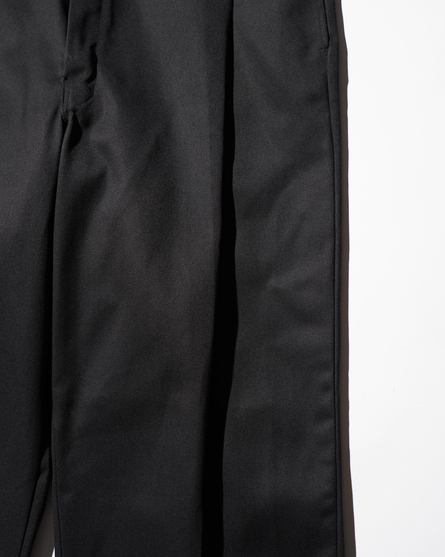 WHATEVERWORKS / PLEATED PANTS BLACK
