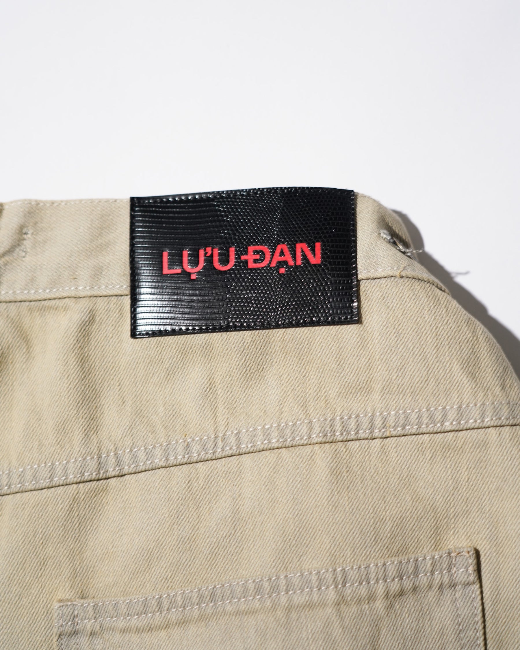 <span style="color: #f50b0b;">Last One</span> LU'U DAN / MAXI SHORTS WHITEWASHED