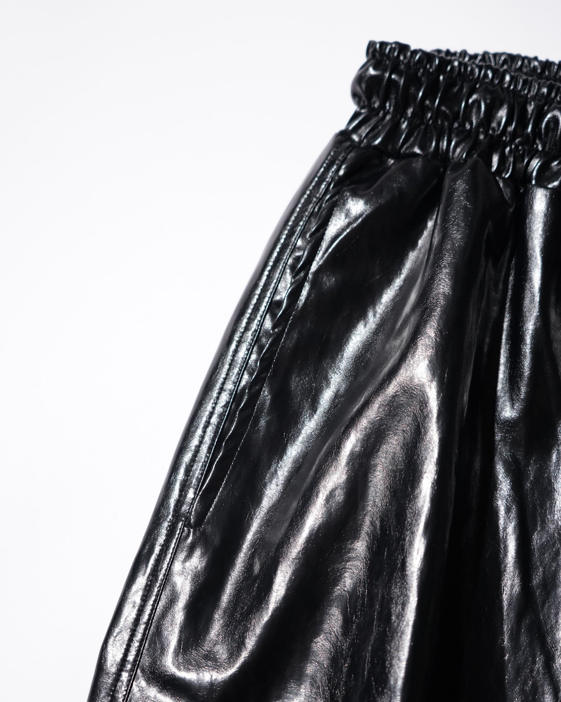 LUU_DAN_BBALL_SHORTS_BLACK_11