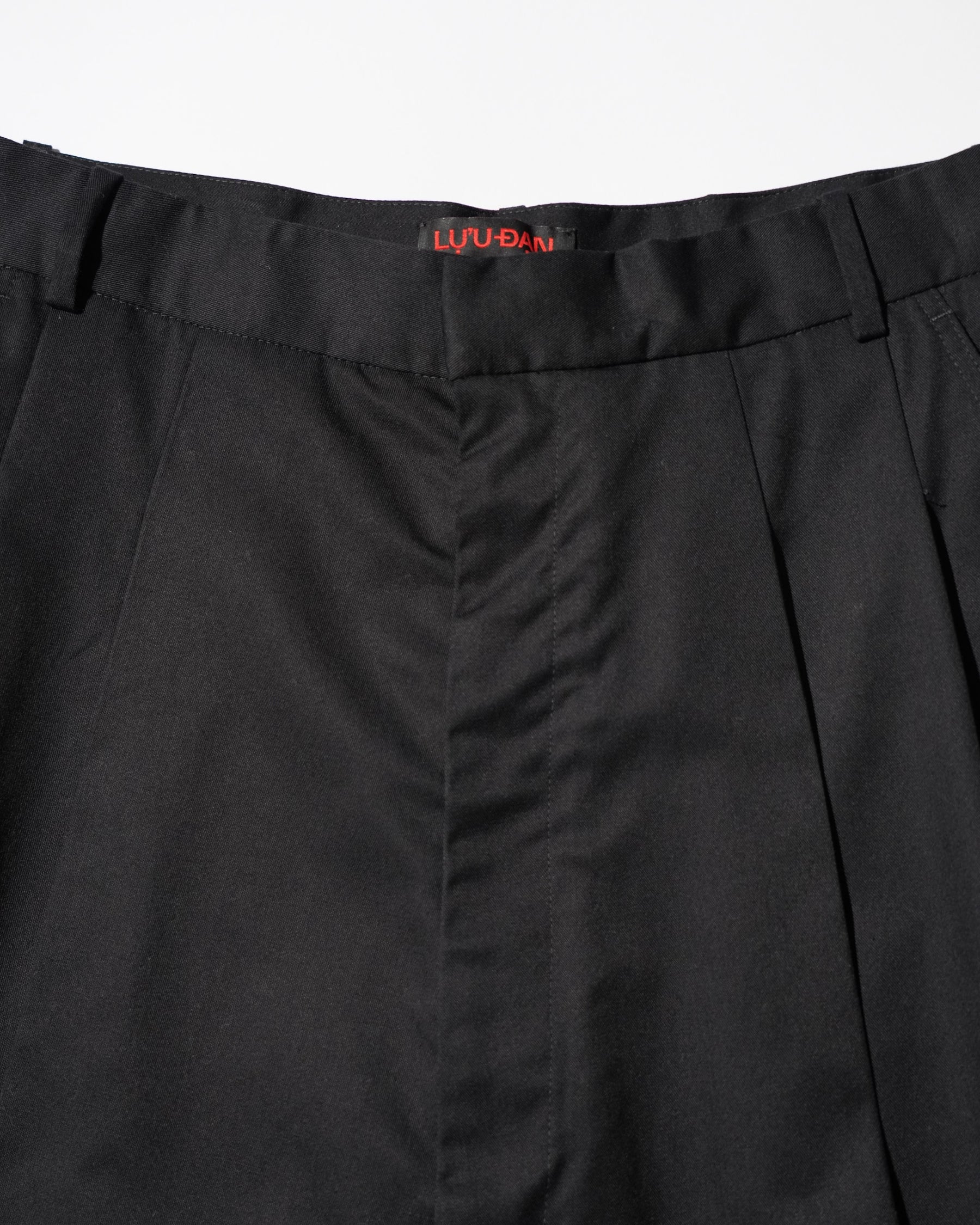 LUU_DAN_LOWLINE_TROUSERS_BLACK_8