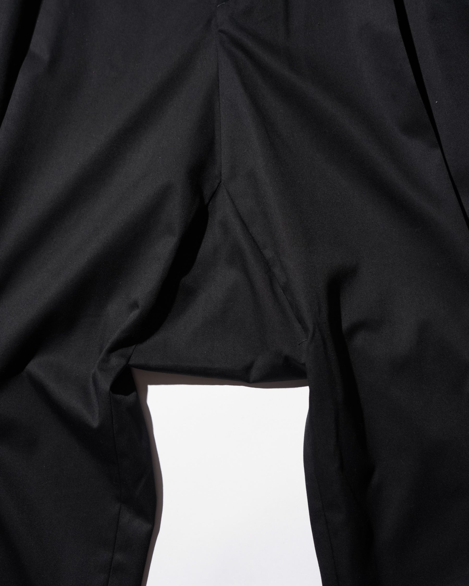 LUU_DAN_LOWLINE_TROUSERS_BLACK_11