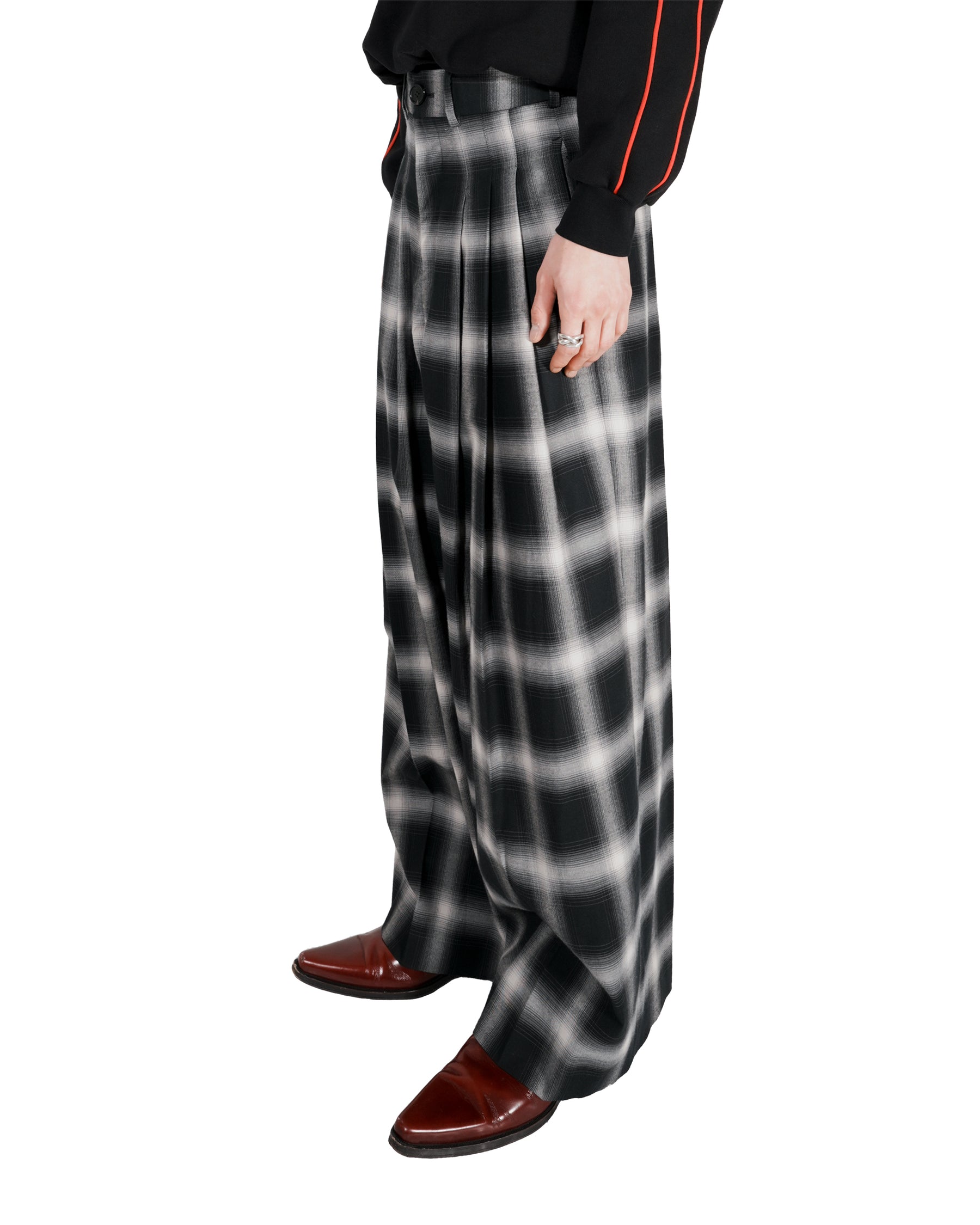 LUU_DAN_TRIPLE_PLEAT_TROUSERS_OMBRE_CHECK_3