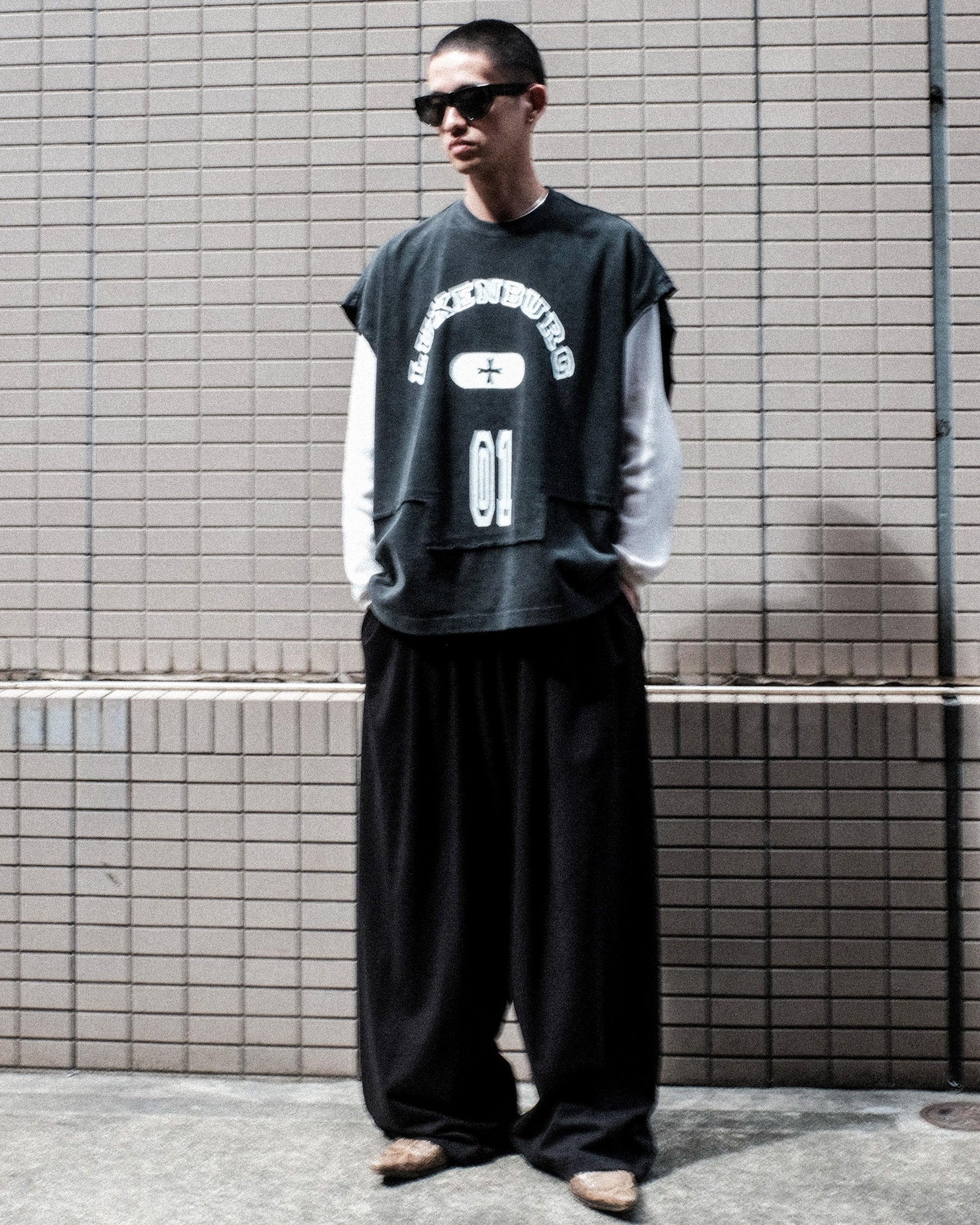 LUXENBURG SHREDDED CASTLE TANK CHARCOAL_4