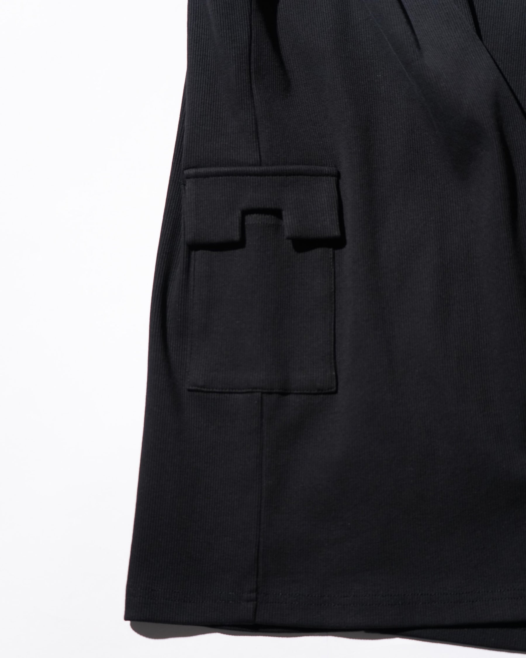 LUXENBURG_GALLERY TANK AGED SUNNED BLACK_6