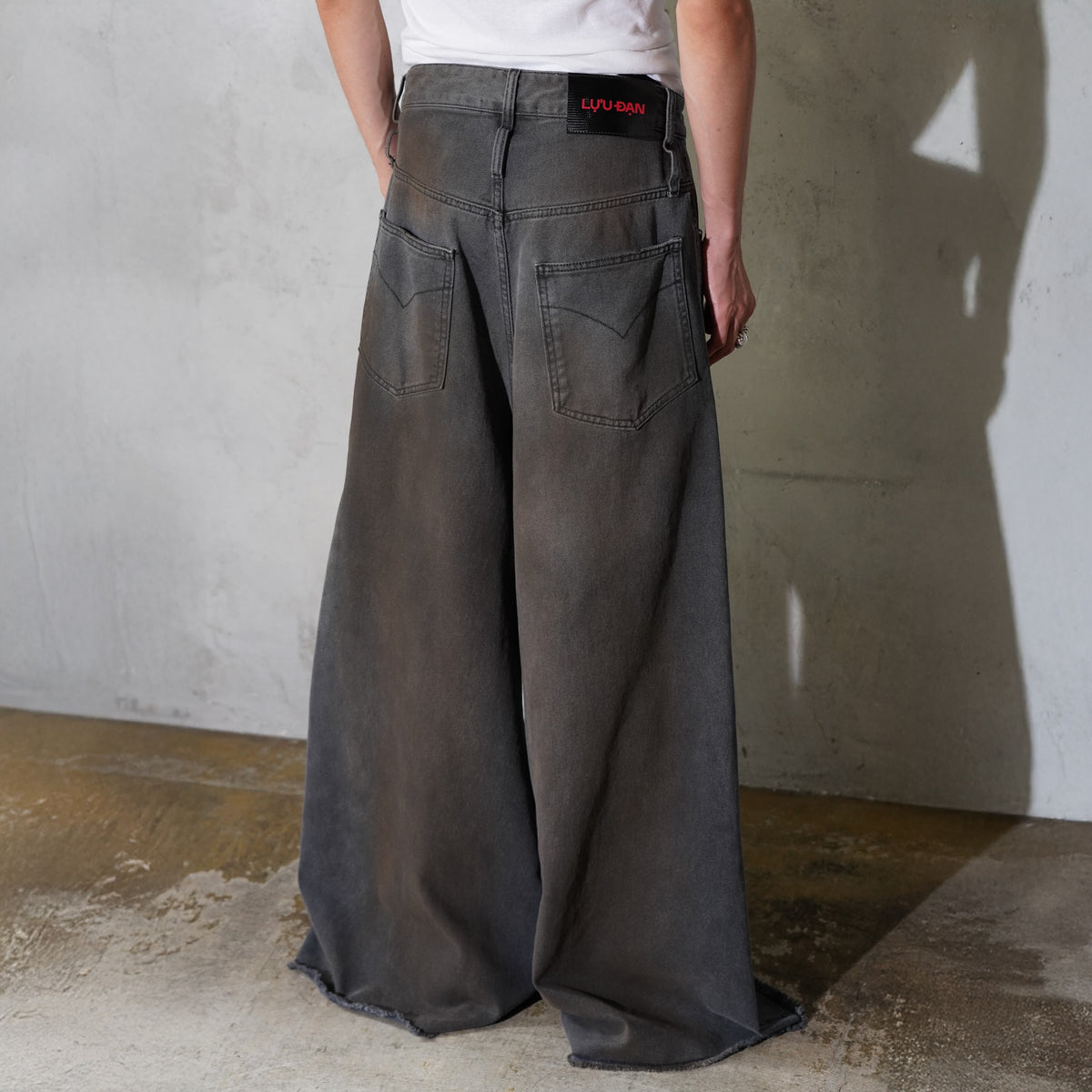 LU'U DAN / DUMPSTER DENIM JEANS DIRTY OUTCAST GREY