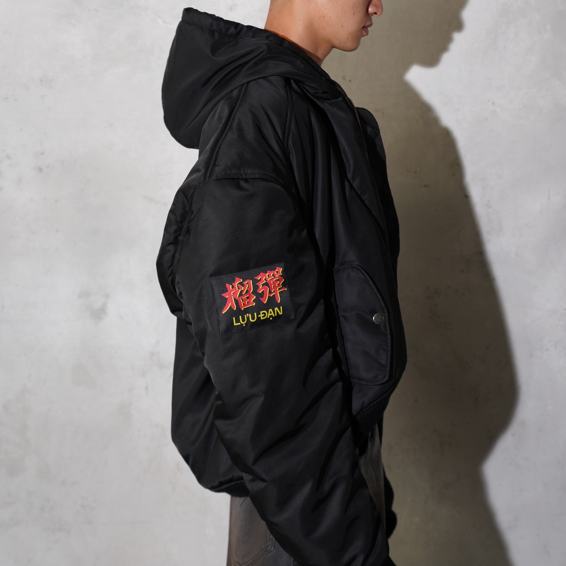 <span style="color: #f50b0b;">Last One</span> 
LU'U DAN / PATCH BOMBER BLACK