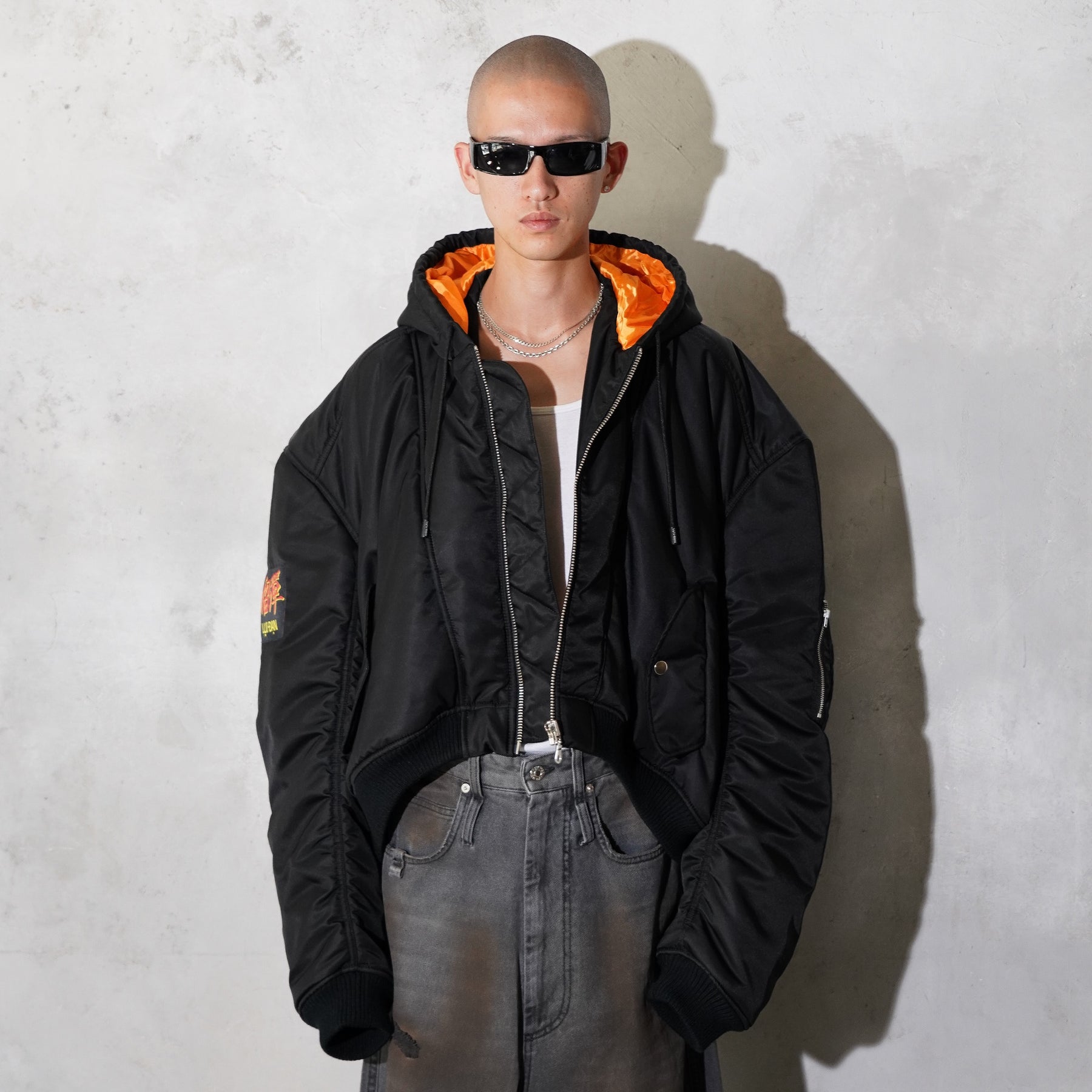 <span style="color: #f50b0b;">Last One</span> 
LU'U DAN / PATCH BOMBER BLACK