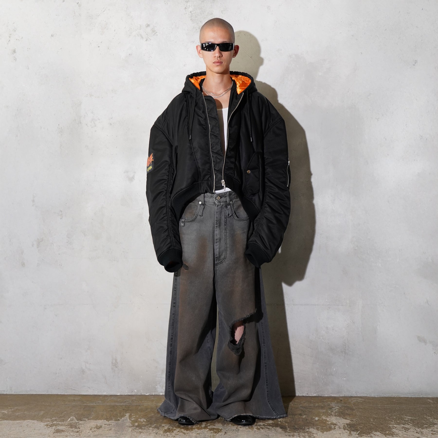 <span style="color: #f50b0b;">Last One</span> 
LU'U DAN / PATCH BOMBER BLACK