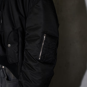 <span style="color: #f50b0b;">Last One</span> 
LU'U DAN / PATCH BOMBER BLACK