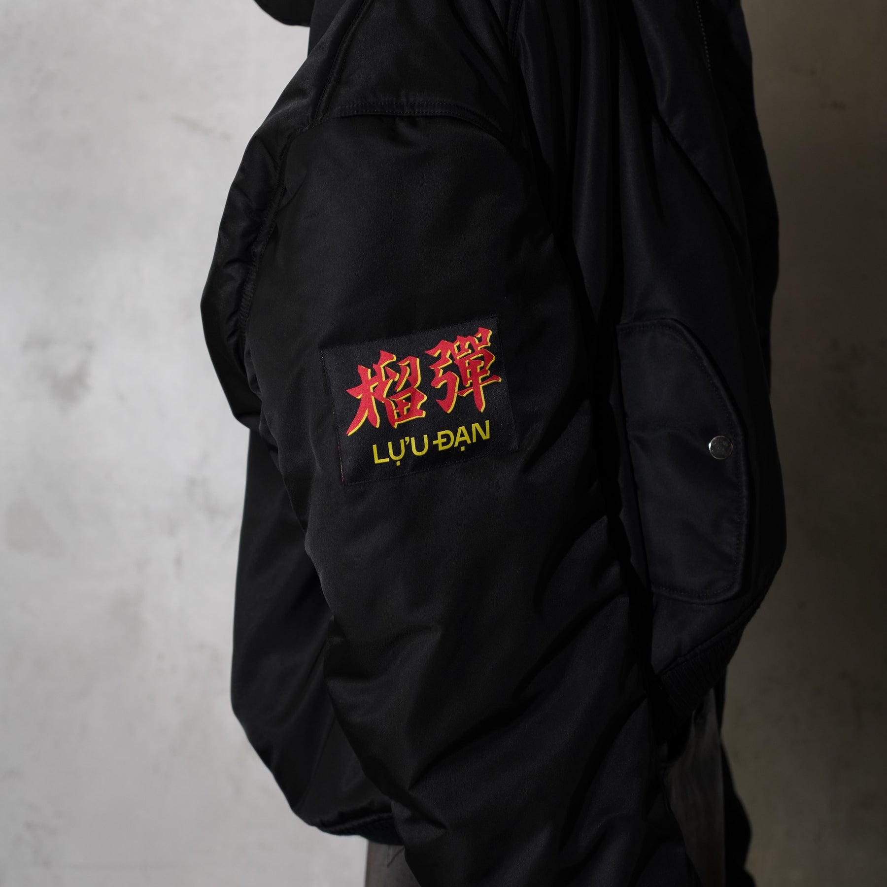 <span style="color: #f50b0b;">Last One</span> 
LU'U DAN / PATCH BOMBER BLACK