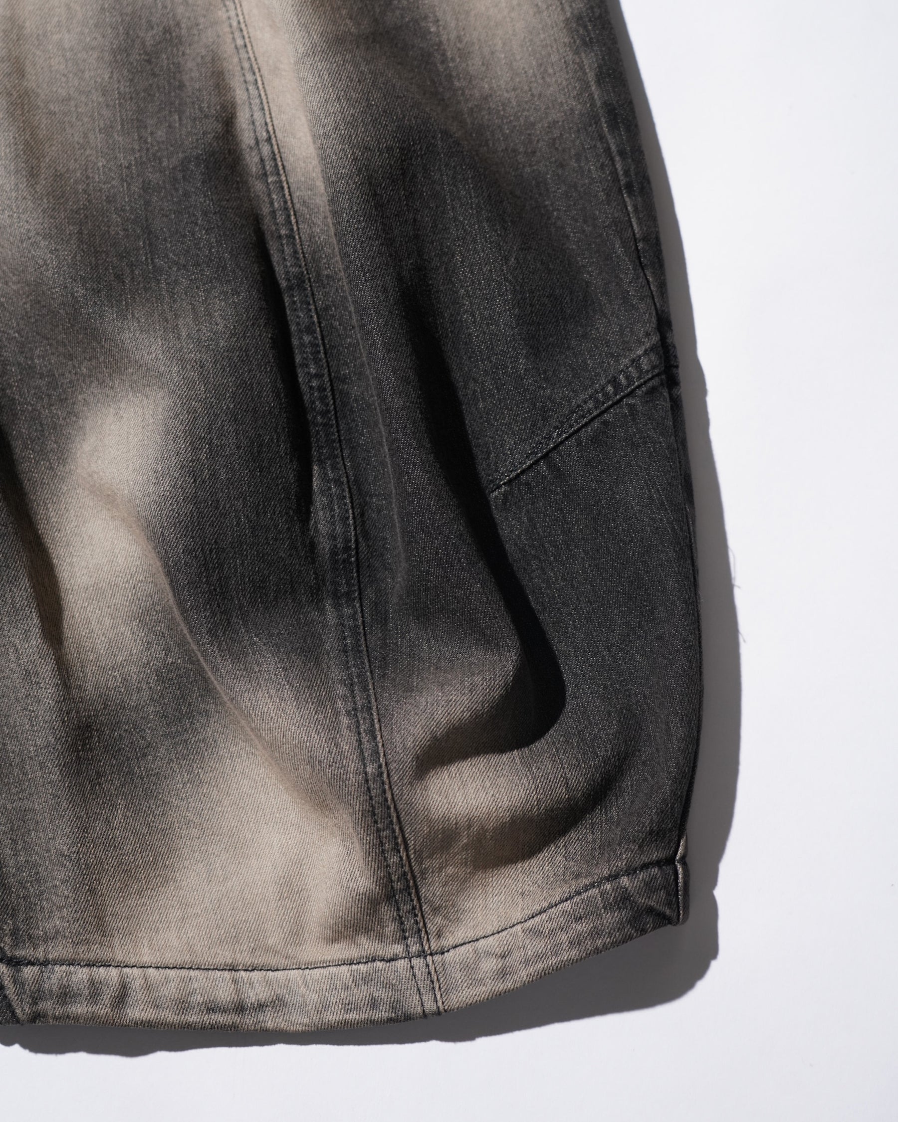 LU'U DAN / PUFFA SHORTS DEEP STAIN_5
