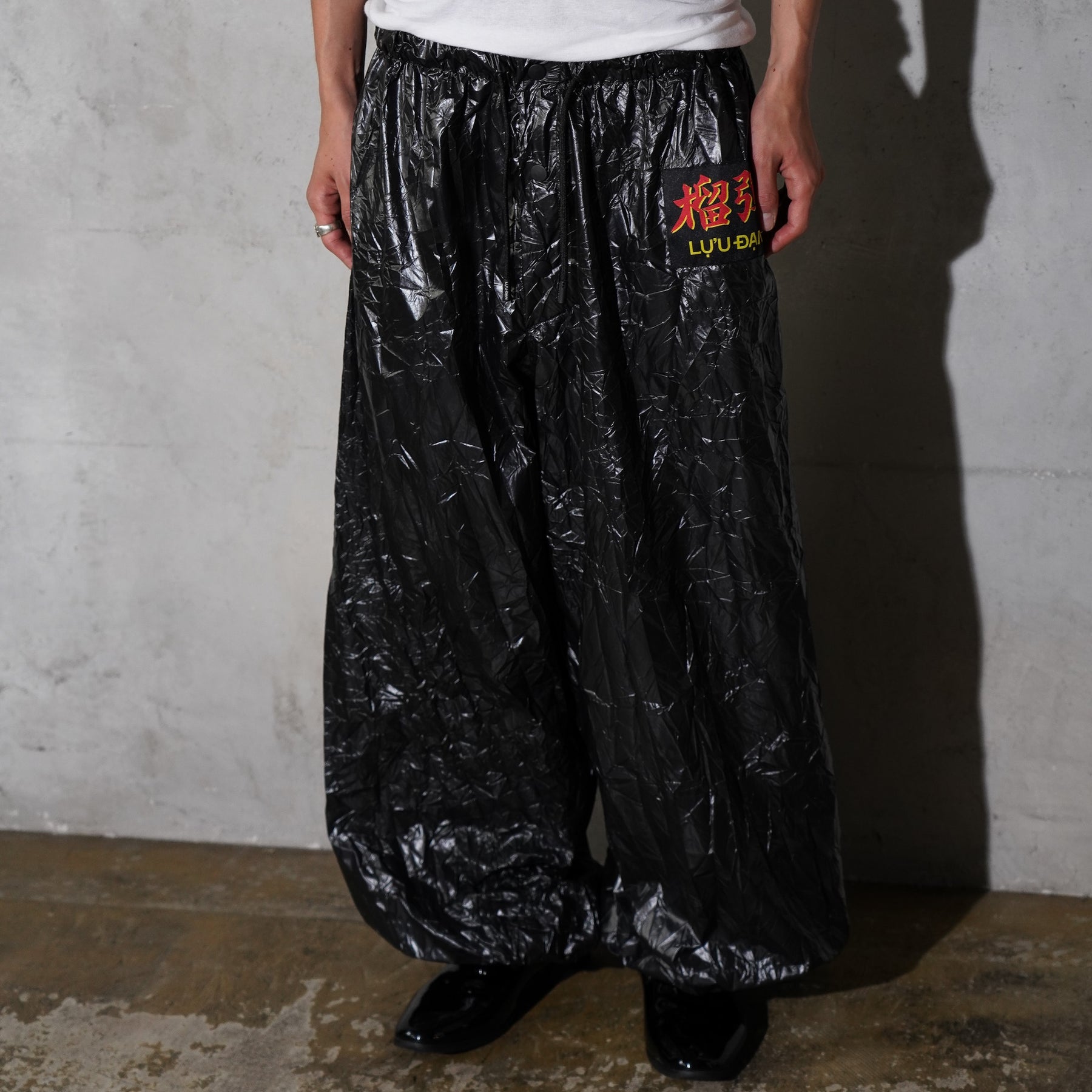 <span style="color: #f50b0b;">Last One</span> 
LU'U DAN / SHELL OVERPANTS BLACK