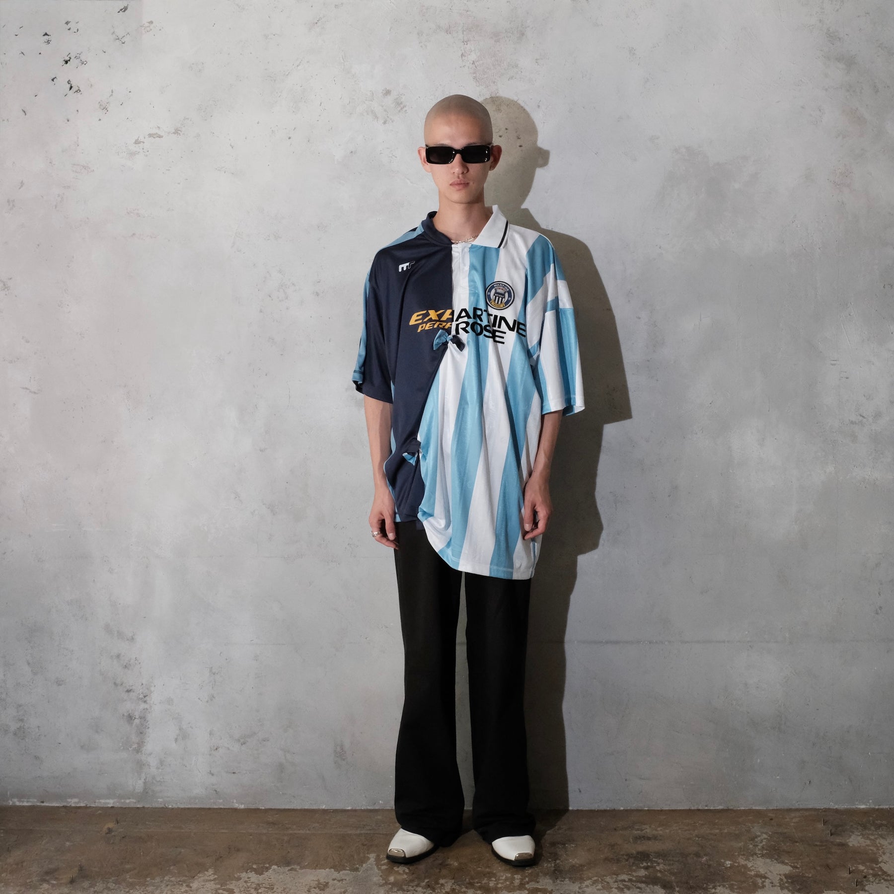 Martine Rose / COLLAGE FOOTBALL TOP BLUE STRIPE