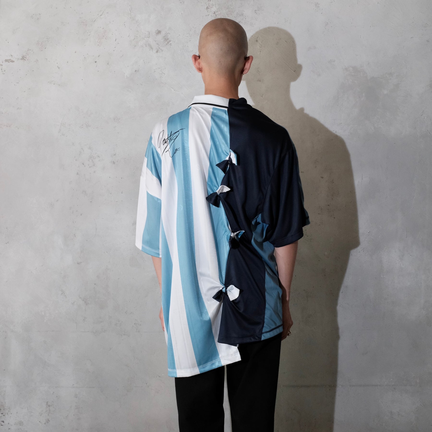 Martine Rose / COLLAGE FOOTBALL TOP BLUE STRIPE