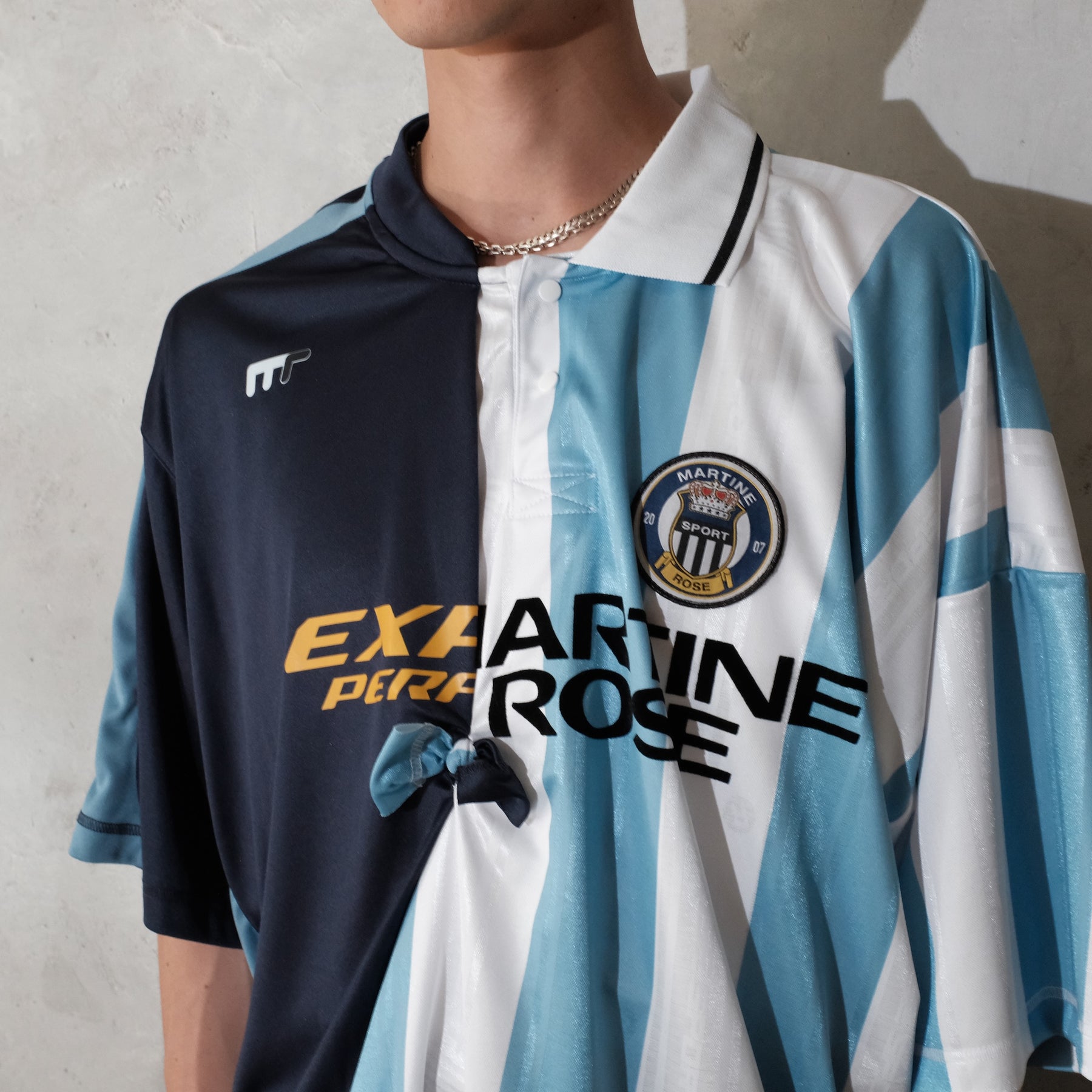 Martine Rose / COLLAGE FOOTBALL TOP BLUE STRIPE